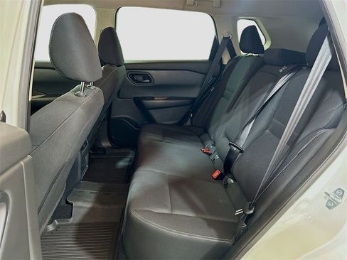 Used 2024 Nissan Rogue S image 20