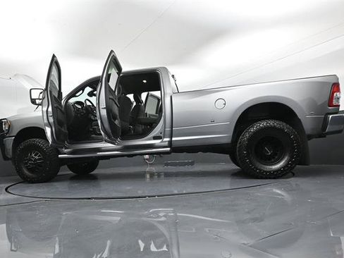 Used 2024 RAM 3500 Tradesman w/ Chrome Appearance Group AWD/4WD image 46