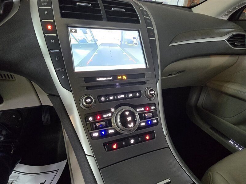 Used 2018 Lincoln MKZ Select w/ Select Plus Package AWD/4WD image 28