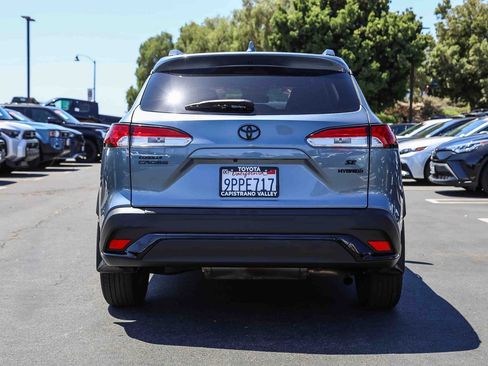Certified 2024 Toyota Corolla Cross AWD Hybrid w/ Moonroof Package image 6