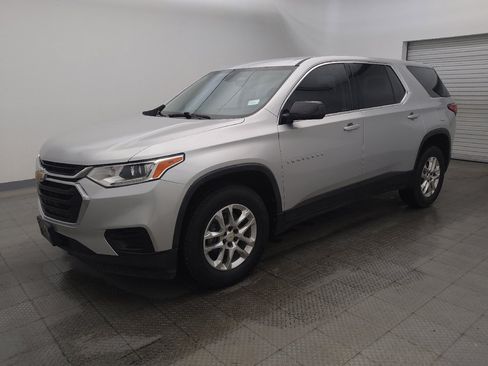 Used 2020 Chevrolet Traverse LS FWD image 2