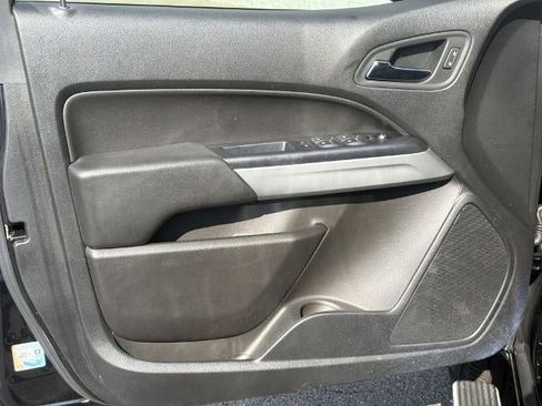 Used 2020 Chevrolet Colorado LT w/ Safety Package RWD image 10