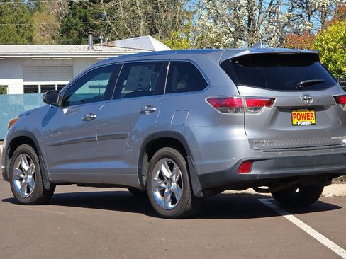 Used 2015 Toyota Highlander Limited w/ Driver Technology Package image 6