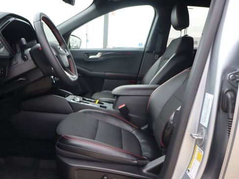 Used 2023 Ford Escape ST-Line w/ Tech Pack #1 image 9