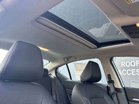New 2025 Nissan Altima 2.5 SL image 19