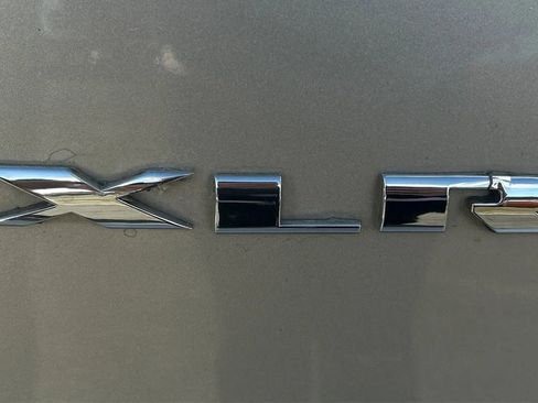 Used 2006 Cadillac XLR V RWD image 34