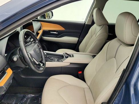 Used 2024 Toyota Grand Highlander AWD image 20