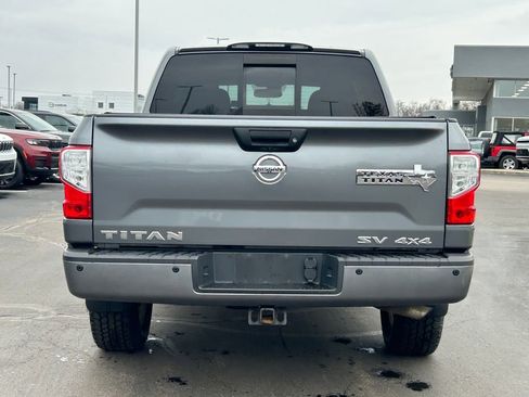 Used 2018 Nissan Titan SV w/ SV Convenience Package image 6
