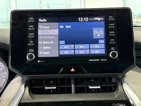 Certified 2021 Toyota Venza LE w/ Carpet Mat Package (TMS) image 27