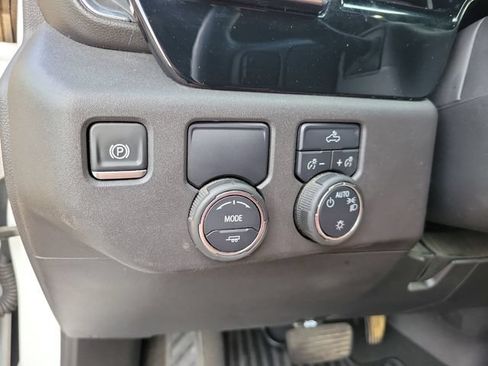 Used 2025 Chevrolet Silverado 1500 LT RWD image 32