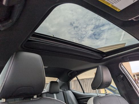 Used 2025 Toyota Camry SE FWD image 3