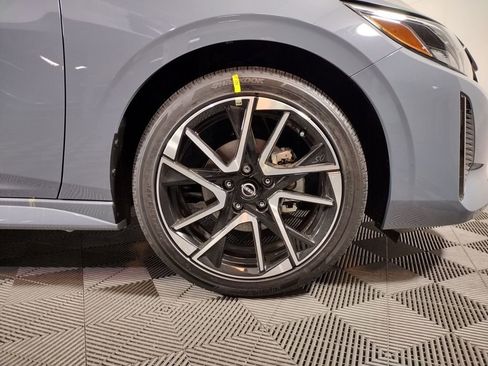 New 2025 Nissan Sentra SR image 9