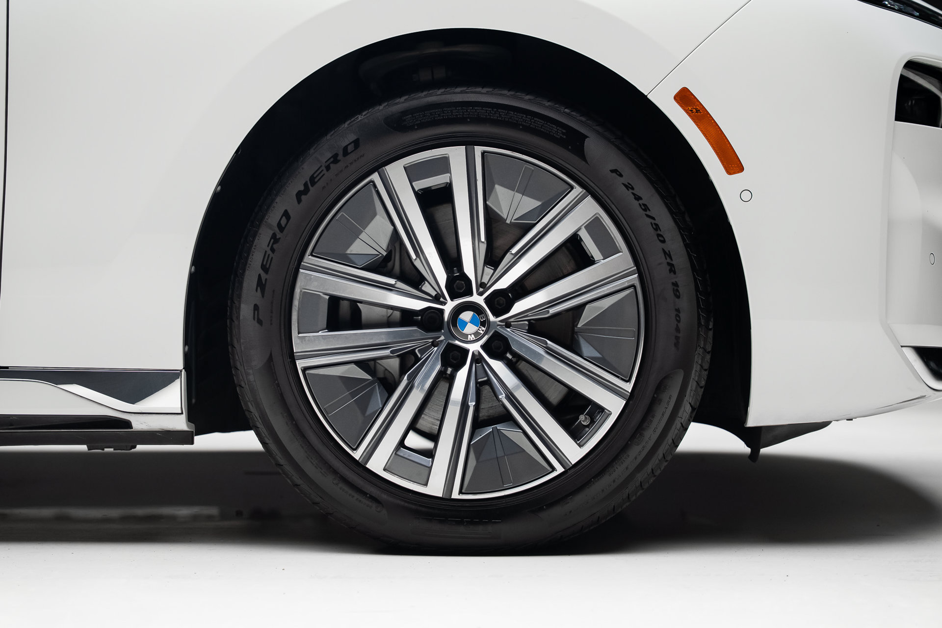 Used 2024 BMW i7 eDrive50 w/ Executive Package RWD image 38