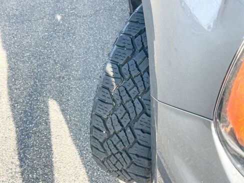 Used 2022 GMC Canyon AT4 image 29