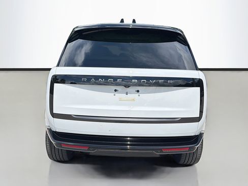 Used 2025 Land Rover Range Rover SE AWD/4WD image 4
