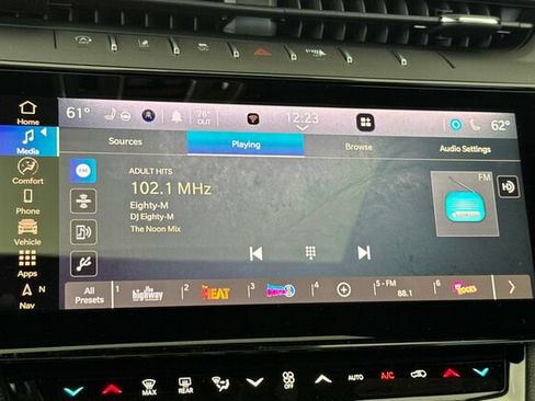 New 2026 Jeep Grand Cherokee Limited w/ Limited Altitude Package AWD/4WD image 15