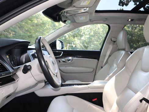 Used 2019 Volvo XC90 T6 Momentum w/ Advanced Package AWD/4WD image 11