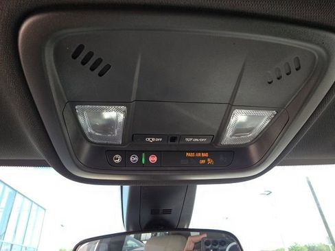 Used 2023 Chevrolet Traverse LS image 20