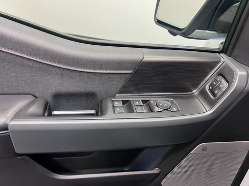 Used 2024 Ford F150 Lightning Lariat image 20