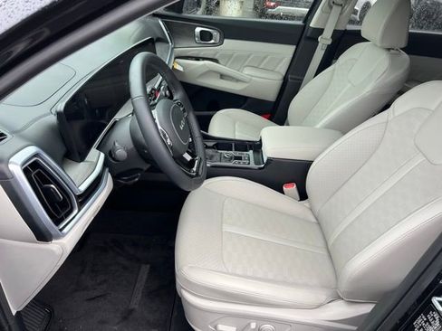 Used 2025 Kia Sorento SX AWD/4WD image 13