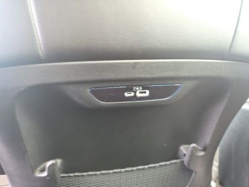 Used 2023 Chrysler Pacifica Touring-L image 49