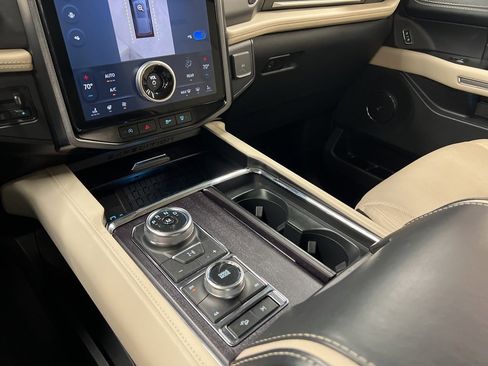 Used 2024 Ford Expedition Max Platinum image 21