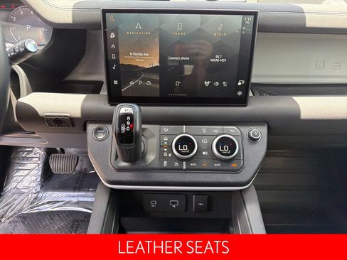 Used 2023 Land Rover Defender 130 SE AWD/4WD image 21