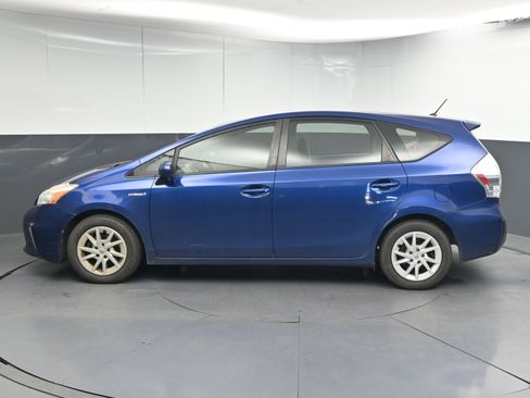 Used 2012 Toyota Prius V Two image 5