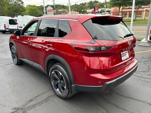 Certified 2026 Nissan Rogue SV AWD/4WD image 5