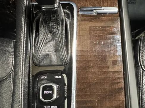 Used 2016 Volvo XC90 T6 Momentum w/ Momentum Plus Package image 28