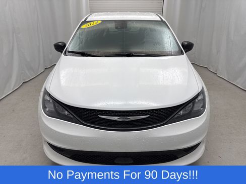Used 2024 Chrysler Voyager LX FWD image 7
