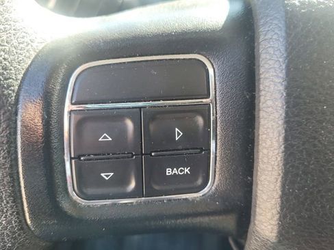 Used 2019 Dodge Journey SE image 13