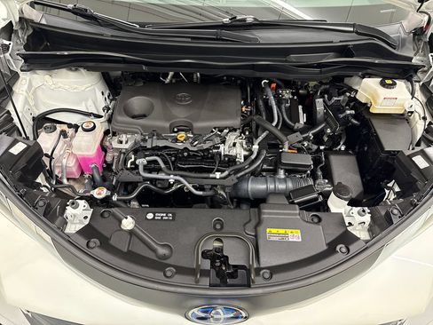 Used 2021 Toyota Sienna XLE w/ XLE Plus Package FWD image 10