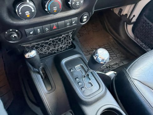 Used 2016 Jeep Wrangler Unlimited Sahara AWD/4WD image 26