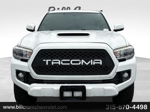 Used 2017 Toyota Tacoma SR5 AWD/4WD image 20