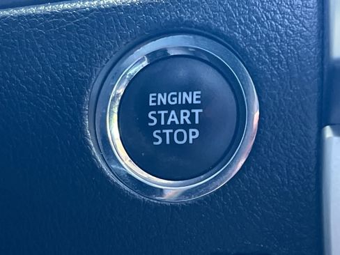 Used 2022 Toyota 4Runner Limited AWD/4WD image 29