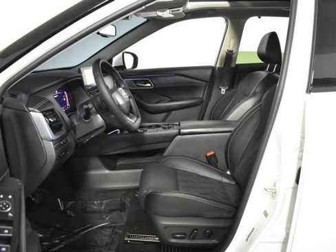 Certified 2026 Nissan Rogue Platinum w/ Platinum Premium Package AWD/4WD image 11