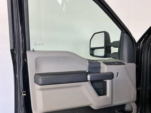 Used 2022 Ford F350 XLT w/ XLT Value Package AWD/4WD image 8