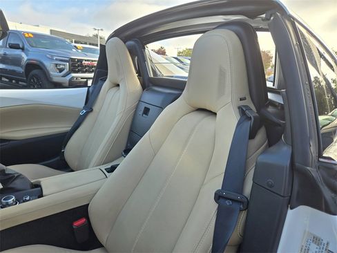 Certified 2025 MAZDA MX-5 Miata RF Grand Touring w/ Appearance Package image 10