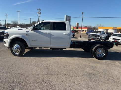 New 2026 RAM 5500 4x4 Crew Cab w/ Laramie Trim Package image 2