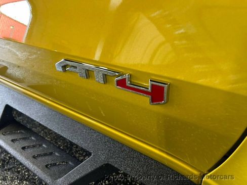 Used 2024 GMC Canyon AT4 AWD/4WD image 8