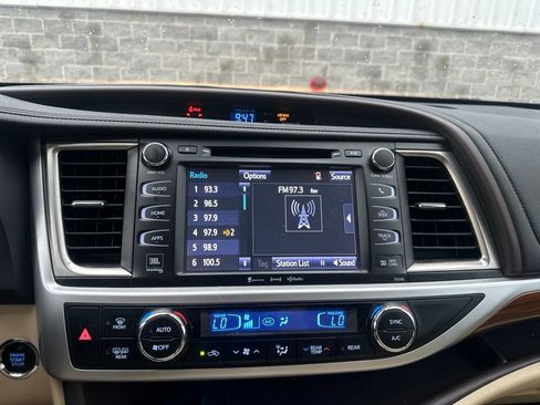 Used 2018 Toyota Highlander Limited Platinum AWD/4WD image 20