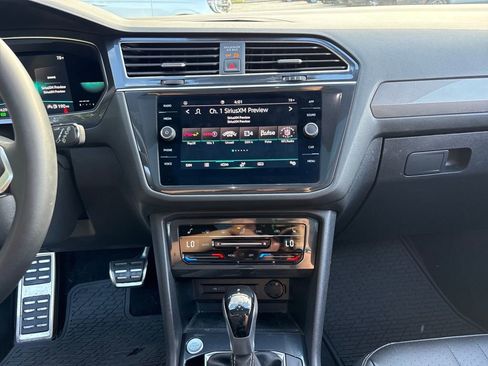 Used 2023 Volkswagen Tiguan SE R-Line image 22