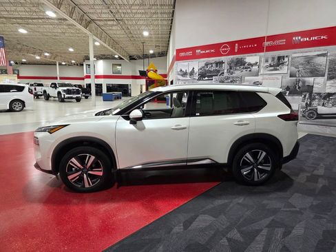 Used 2023 Nissan Rogue SL w/ SL Premium Package AWD/4WD image 7