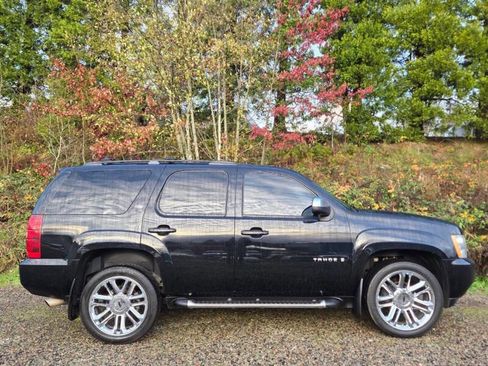 Used 2009 Chevrolet Tahoe LT w/ Luxury Package image 8