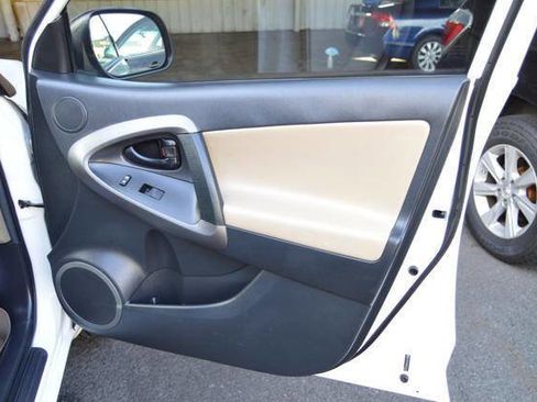 Used 2012 Toyota RAV4 Limited image 32