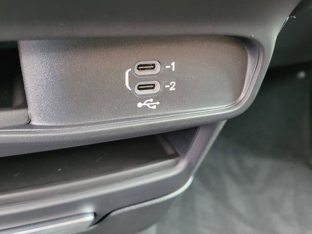New 2027 Chrysler Pacifica Select FWD image 16