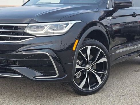 Used 2023 Volkswagen Tiguan SEL R-Line image 3