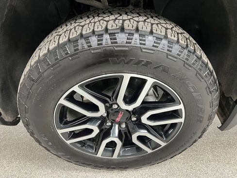 Used 2025 GMC Sierra 1500 AT4 w/ AT4 Premium Package image 13