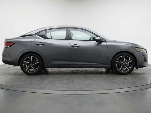Used 2025 Nissan Sentra SV FWD image 11
